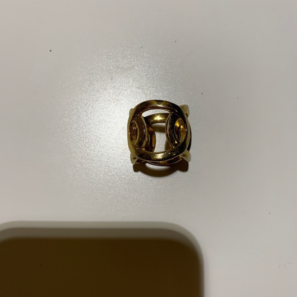 🏆 Gold ring